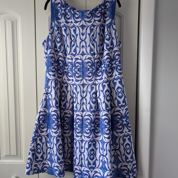 Gabby Skye Dresses & Skirts - Gabby Skye Blue and White Swirl Mini Dress